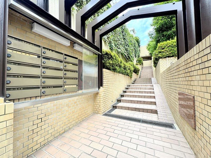 Grand Maison Kakomiyama 2LDK Apartment for Sale in Nagoya - Thumbnail 3