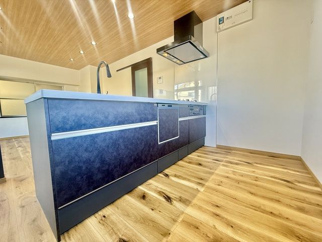 Renovated 4LDK House in Kasugai with 2 Parking Spaces - Thumbnail 2