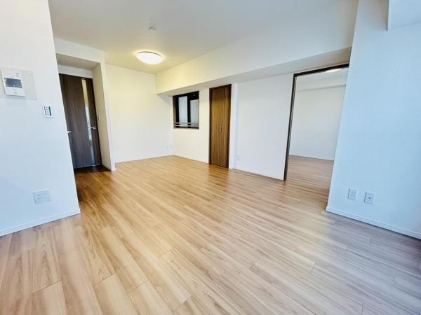 Renovated 2LDK in Kawaguchi with balcony space - Thumbnail 4