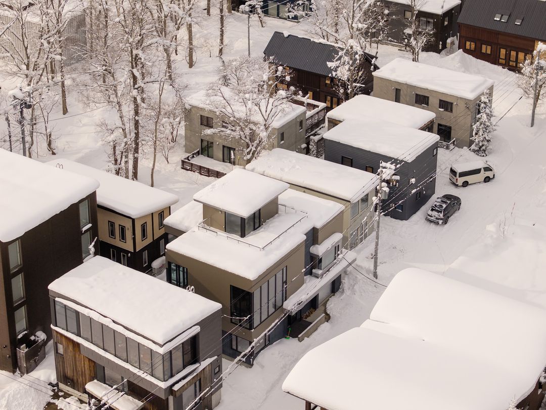 5-Bedroom Ski Villa for Sale in Niseko Hirafu, Hokkaido - Thumbnail 2