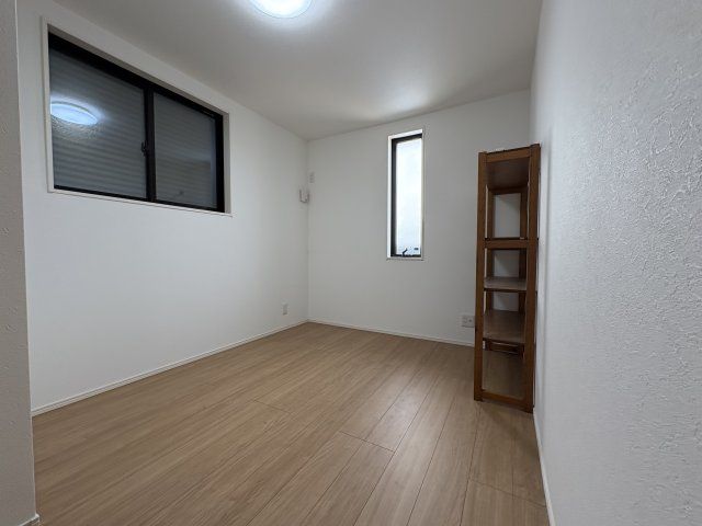 Modern 2SLDK House for Sale in Kashiwa, Chiba - Thumbnail 4