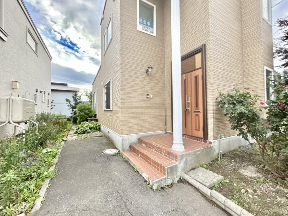 3LDK House for Sale in Shiroishi, Sapporo - Near JR Station - Thumbnail 2