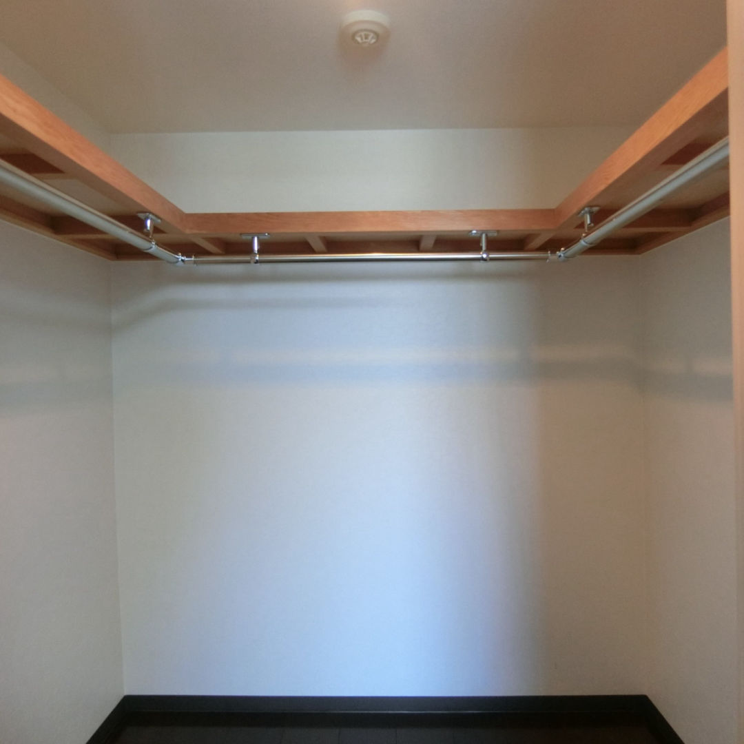 4LDK Apartment near Saiin Station in Kyoto's Nakagyo Ward - Thumbnail 2