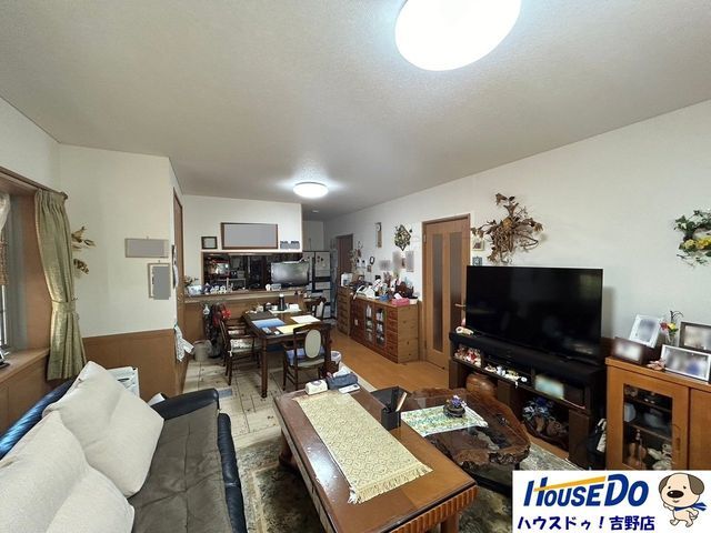 5LDK Family Home in Kagoshima's Yoshino District - Thumbnail 2