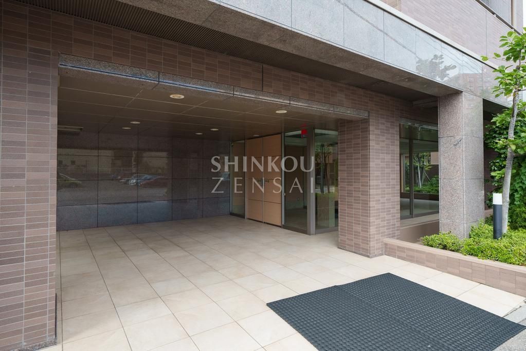 3LDK Apartment for Sale in Akita City with South Balcony & Parking - Thumbnail 3