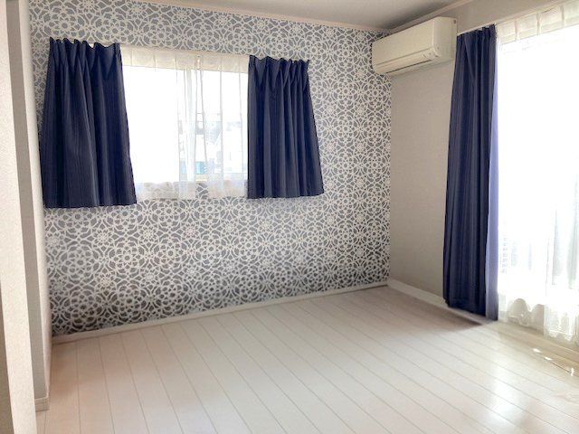 3LDK house in Ama City with solar panels and parking - Thumbnail 4