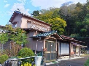 Spacious 6DK House for Sale in Minobu, Yamanashi - 2.8M Yen - Image 1