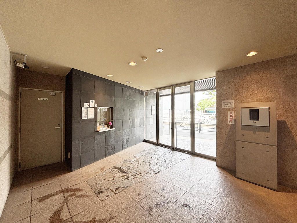 Renovated 2LDK Apartment for Sale in Koto City, Tokyo - Thumbnail 3