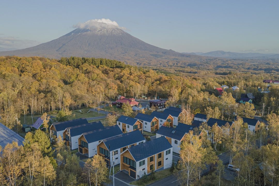 Modern 2-Bedroom Townhouse for Sale in Niseko, Hokkaido - Thumbnail 2