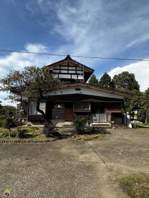 Used house in Kamisanbuichi, Kubiki Ward | Used detached house in Joetsu City, 3.2km from Kamisanbuichi, Kuroi Station on the JR Shinetsu Main Line (Property number: 3551519-0000027) — Image 1, Joetsu, Niigata