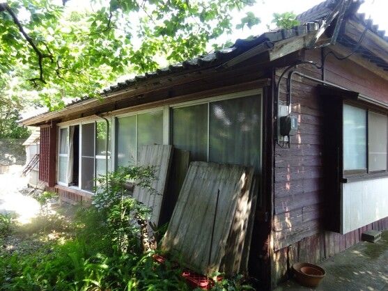 Seaside Home with Large Garden for Sale in Takanabe, Miyazaki - Thumbnail 2