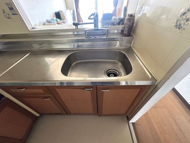 3LDK Apartment in Osaka with Balcony Near Shijobashi Station - Thumbnail 4