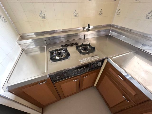 3LDK Apartment in Osaka with Balcony Near Shijobashi Station - Thumbnail 2