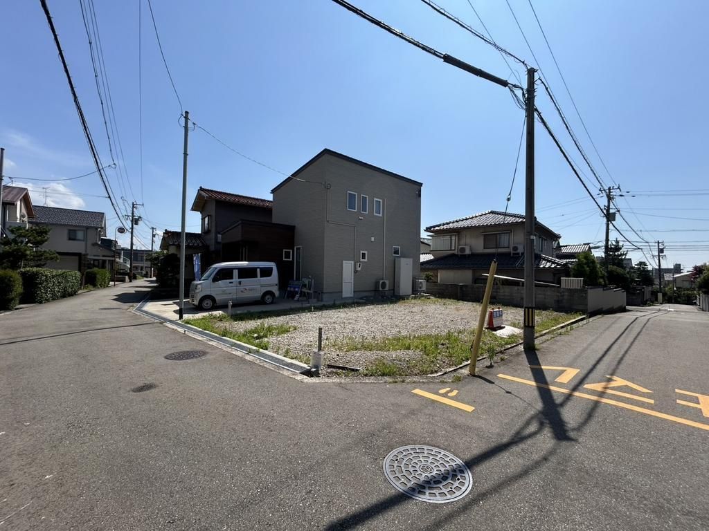 Corner Plot Land for Sale in Kanazawa's Yayoi District - Thumbnail 4
