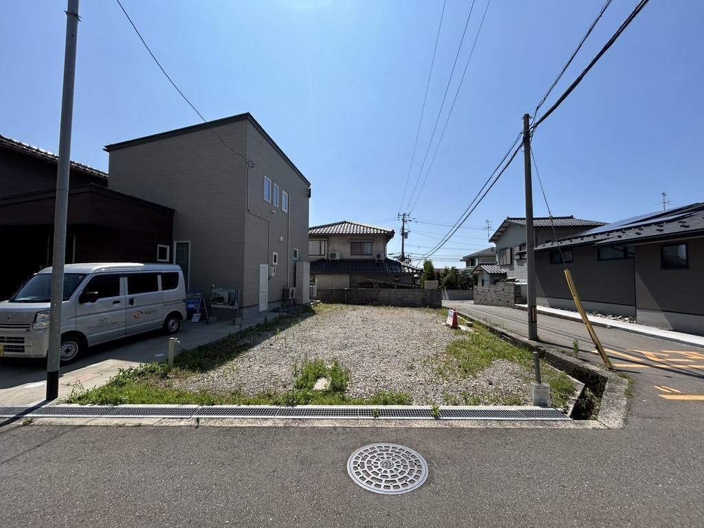 Corner Plot Land for Sale in Kanazawa's Yayoi District - Thumbnail 3