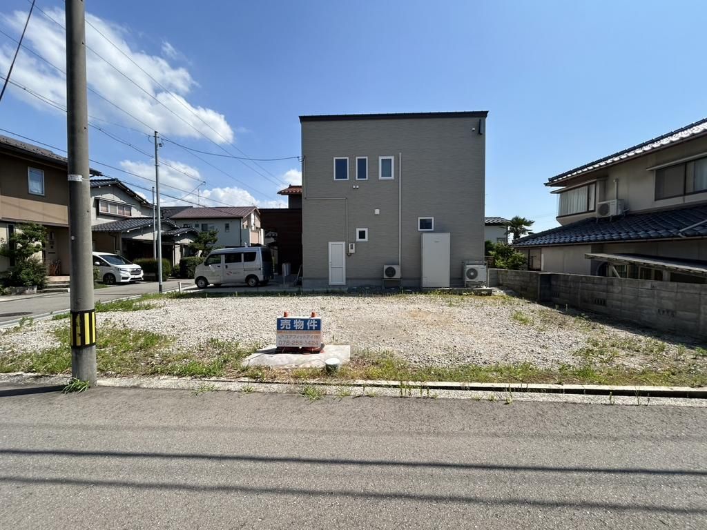 Corner Plot Land for Sale in Kanazawa's Yayoi District - Thumbnail 2
