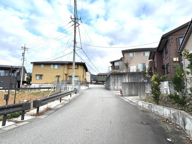 2LDK Single-Story House for Sale in Kanazawa, Ishikawa - Thumbnail 3