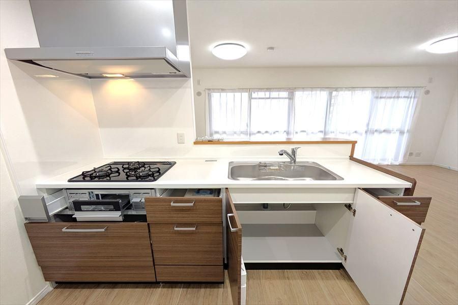 Renovated 3LDK Apartment Near Okayama Station, Okayama - Thumbnail 2