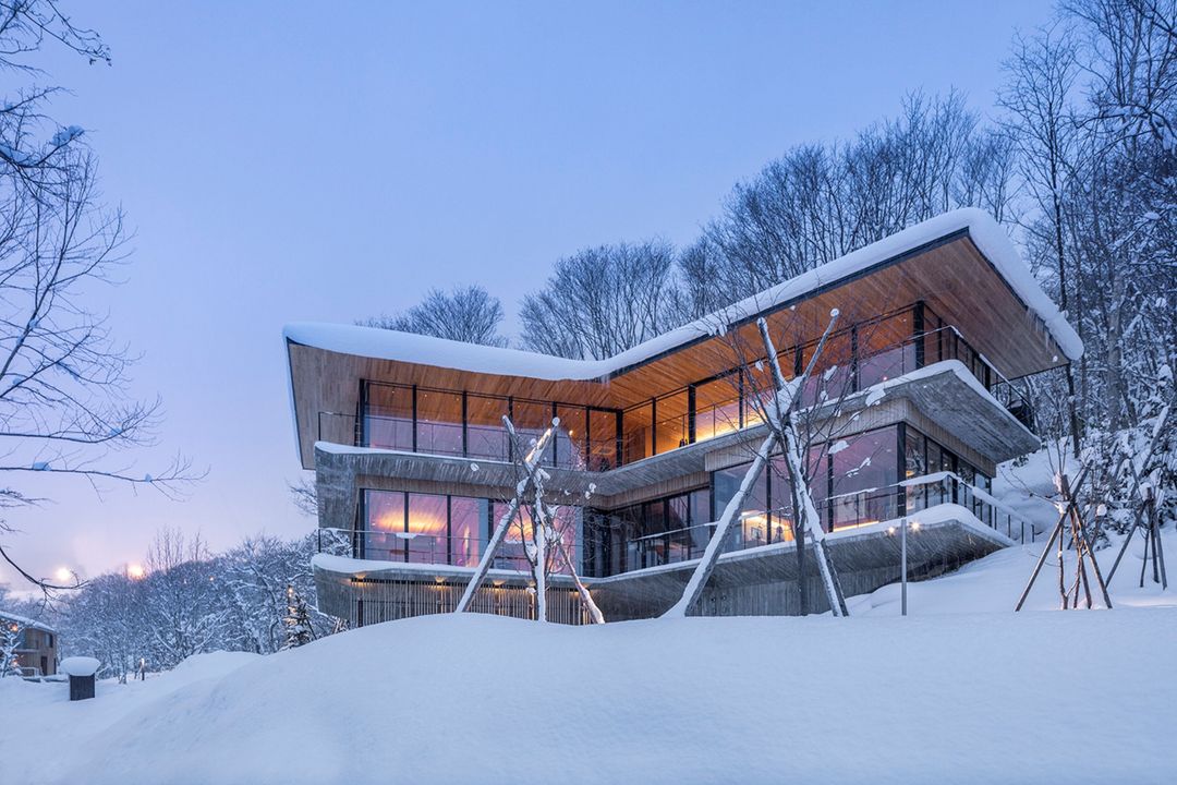 Luxury 5-Bedroom House in Niseko Hirafu, Hokkaido - Thumbnail 3