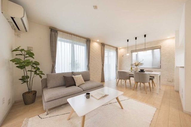 4LDK House for Sale in Kitakarasuyama, Setagaya, Tokyo - Thumbnail 3