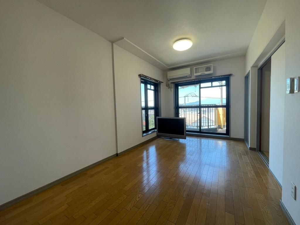 3LDK Apartment with Rooftop Balcony in Yamato City - Thumbnail 4