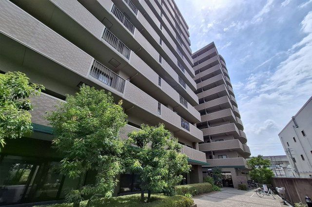3LDK Apartment in Rune Izumiotsu Royal Court, Osaka - Image 1