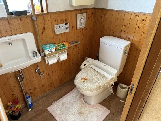 6K Wooden House for Rent in Hida City, Gifu - Renovated Bathroom - Thumbnail 4