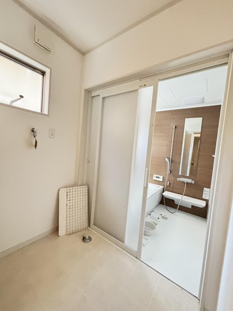 2LDK House for Sale in Tottori City, Tottori Prefecture - Thumbnail 3