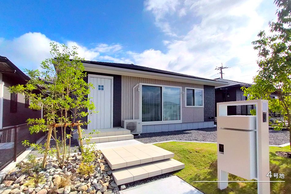 New 3LDK House for Sale in Miyakonojo, Miyazaki - Daiwa House Securea - Thumbnail 2
