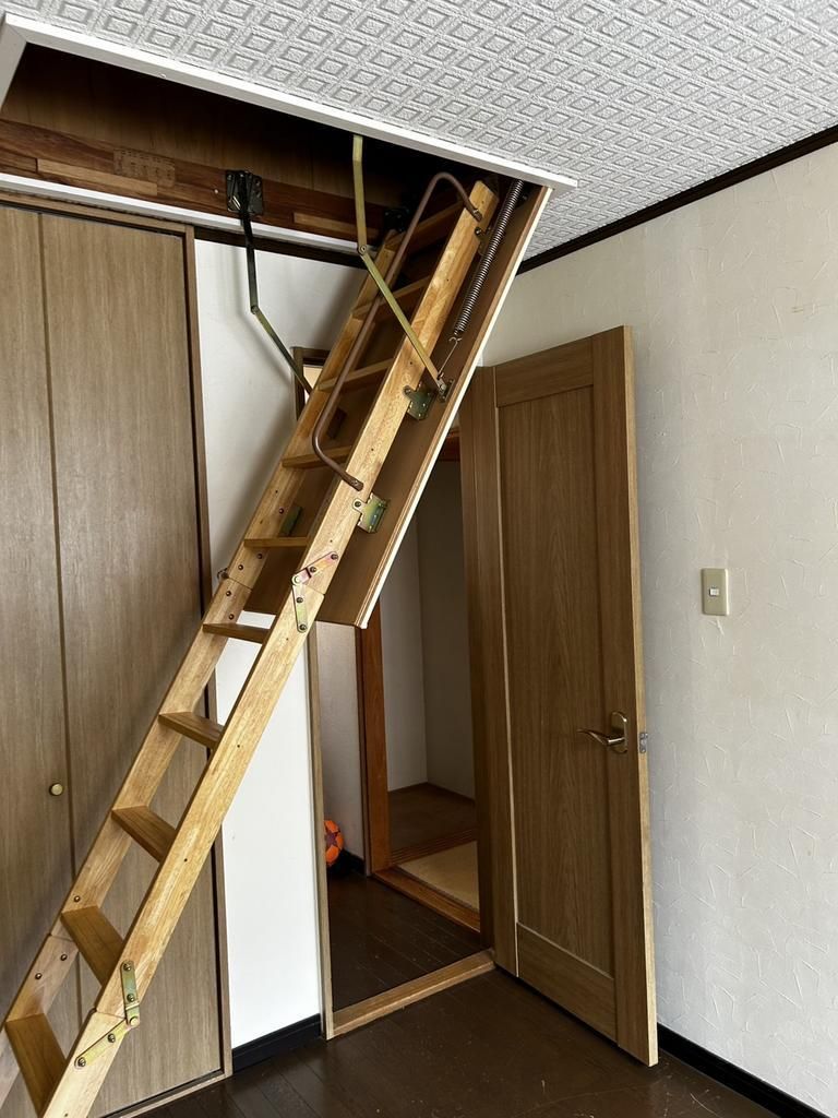 3DK Detached House for Sale near Suminoe Koen Station, Osaka - Thumbnail 2