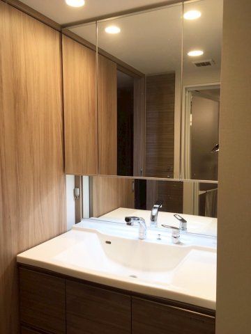 Presence Loge Higashisumiyoshi II 3LDK Condo for Sale in Osaka - Thumbnail 2