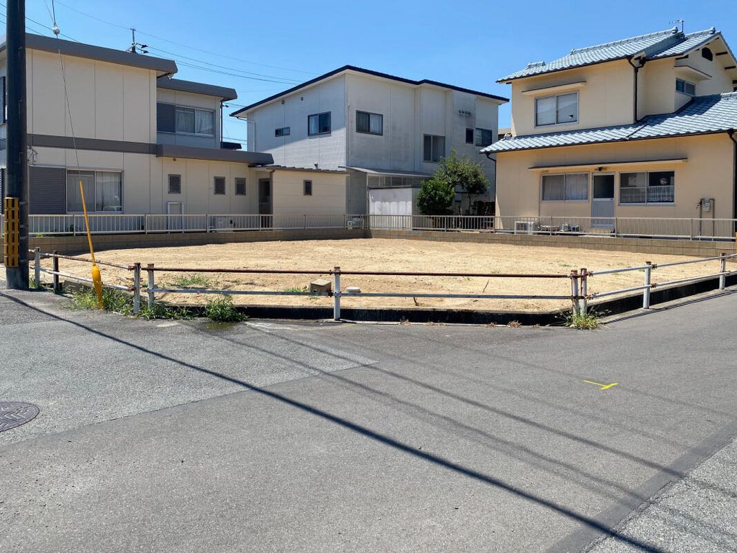 Corner Plot Land for Sale in Okayama City's Seki District - Thumbnail 2