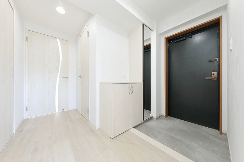 Renovated 3LDK Apartment Near Karatono Station in Fukuoka - Image 1