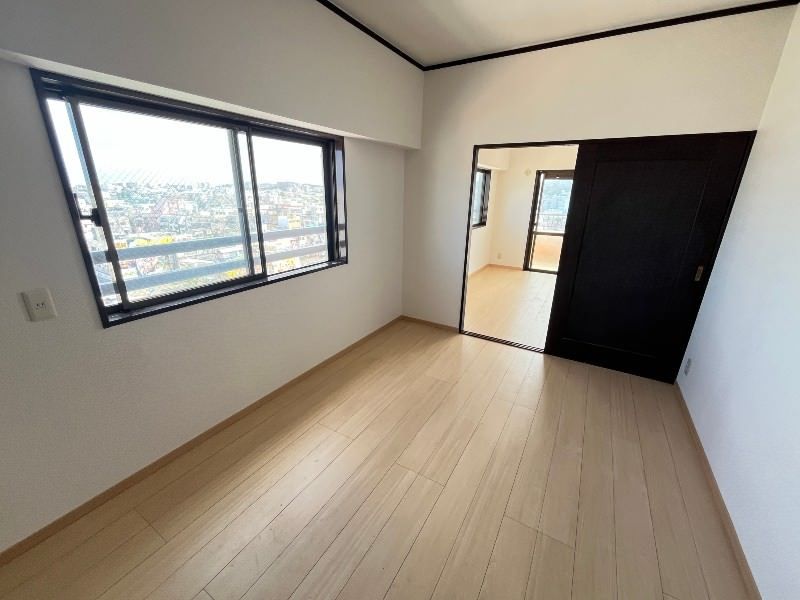 Lions Mansion Koza 805: 3LDK Apartment in Okinawa City - Thumbnail 3