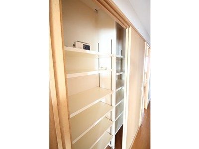 Rurusasu Hofu 2LDK Apartment for Sale Near Hofu Station - Thumbnail 3