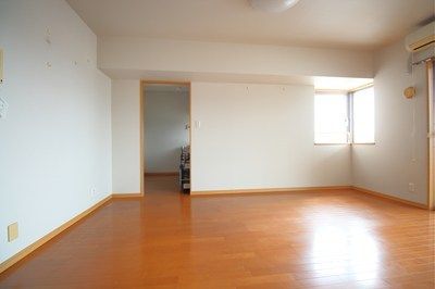 Rurusasu Hofu 2LDK Apartment for Sale Near Hofu Station - Thumbnail 4