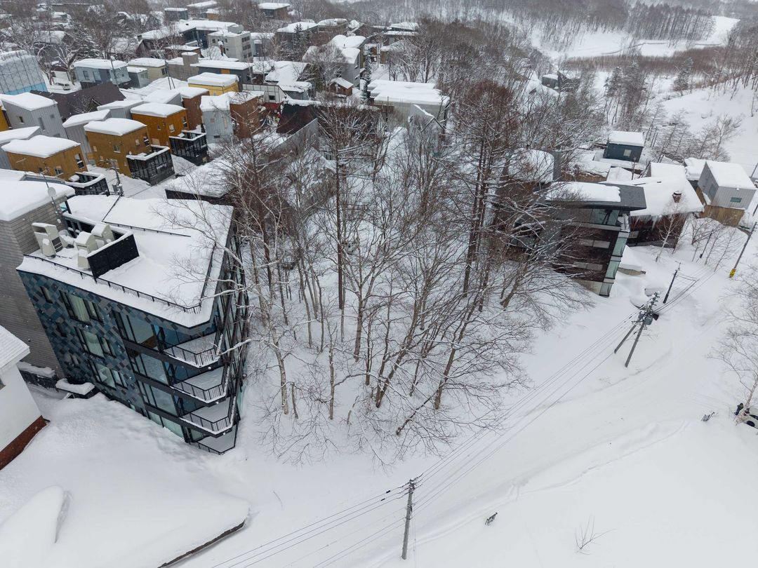 610 sqm Niseko Hirafu Corner Lot Development Land for Sale - Thumbnail 3