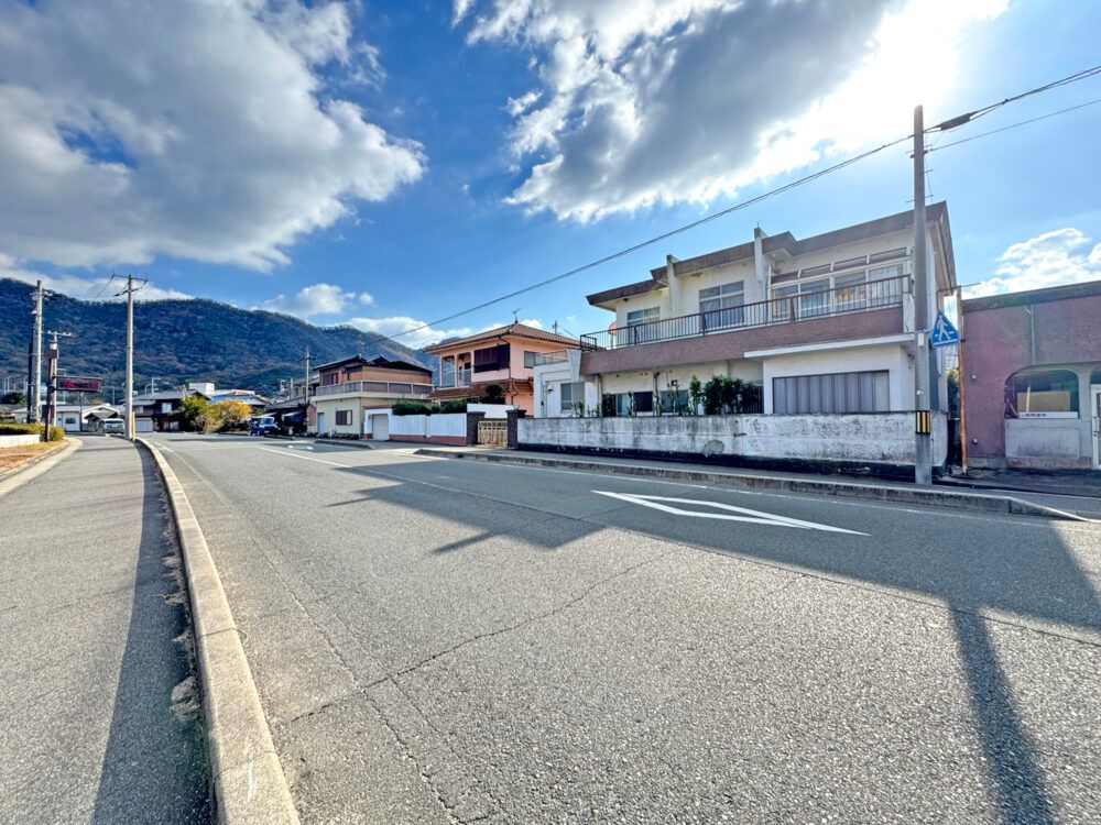 Spacious 6LDK House for Sale in Utsumi-cho, Fukuyama, Hiroshima - Thumbnail 3