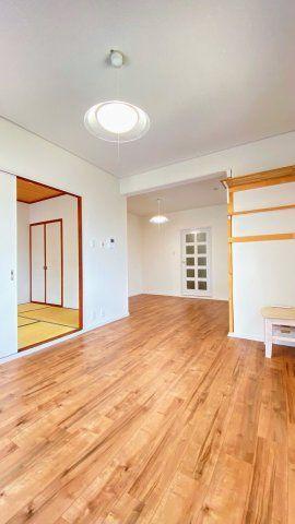 Cosmo Heights Ishibashi 3LDK Apartment for Sale in Osaka — Image 1, Ikeda, Osaka