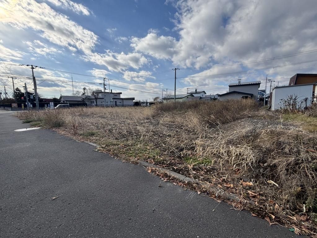893 sqm Vacant Land for Sale in Kitami, Hokkaido - Corner Lot - Thumbnail 3