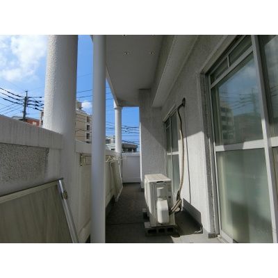 Chateau Ohori 1LDK Apartment in Fukuoka Central Ward - Thumbnail 2