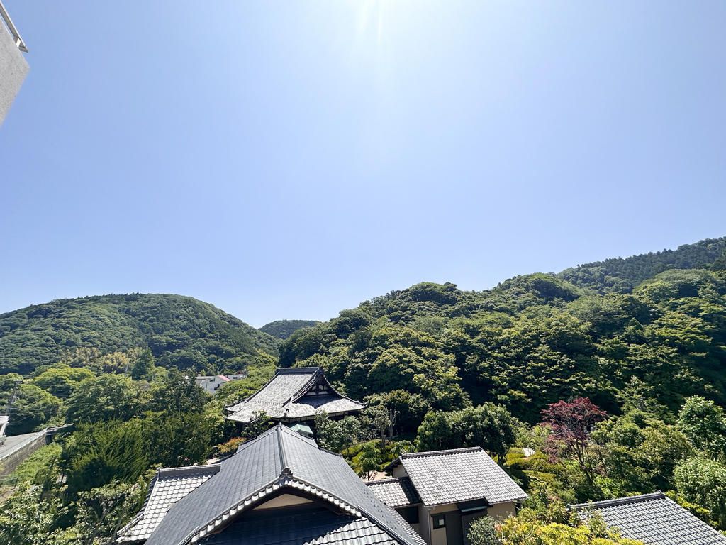 Renovated 3LDK Apartment in Hayama with Balcony | 77.96m² - Thumbnail 3