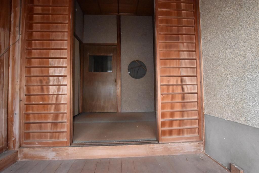 3K House in Onomichi with Garden and Renovation Potential - Thumbnail 2