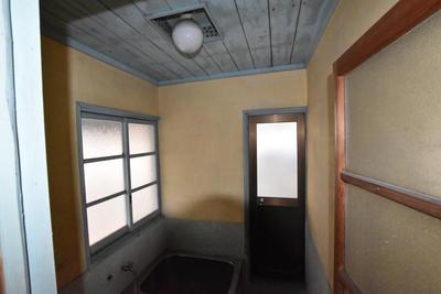 3K House in Onomichi with Garden and Renovation Potential — Image 3, Onomichi, Hiroshima