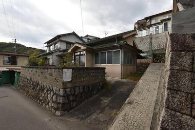3K House in Onomichi with Garden and Renovation Potential — Image 1, Onomichi, Hiroshima