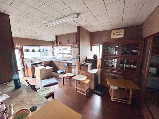 Spacious 5DK House with Large Garden in Niihama, Ehime - Thumbnail 2