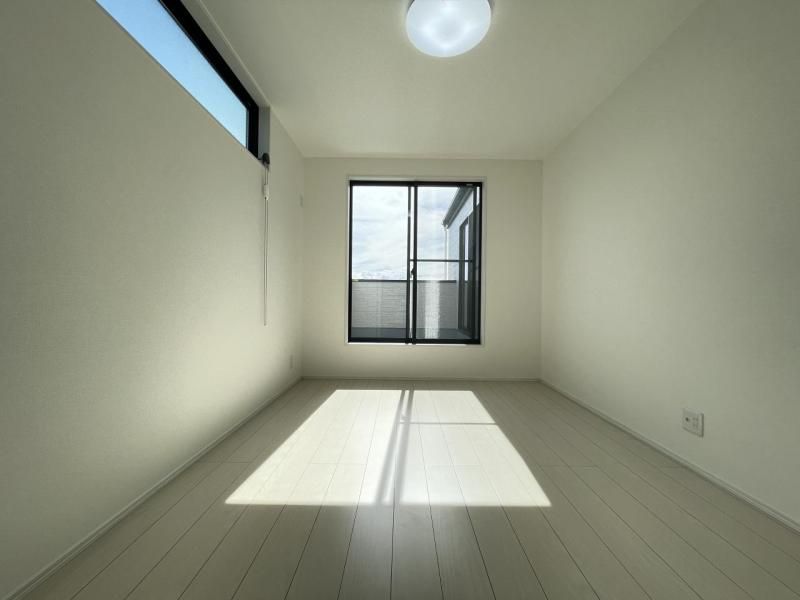 3LDK Detached House with Solar Panels in Sendai, Miyagi - Thumbnail 3