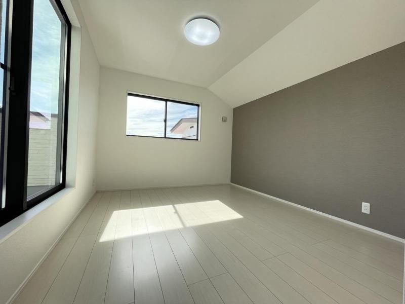 3LDK Detached House with Solar Panels in Sendai, Miyagi - Thumbnail 2