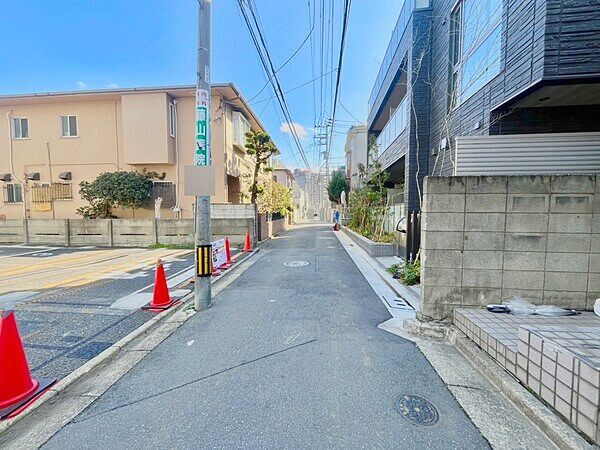 Land for Sale in Kita-Otsuka, Toshima-ku, Tokyo - Thumbnail 2