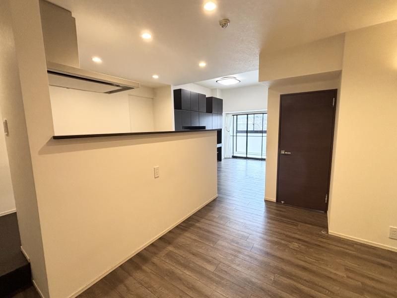 3LDK Apartment in Takaoka with Major Renovation and Garage - Thumbnail 2